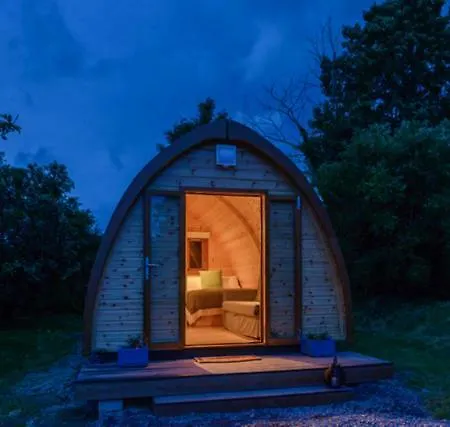 Luxury tent Farmyard Lane Glamping *