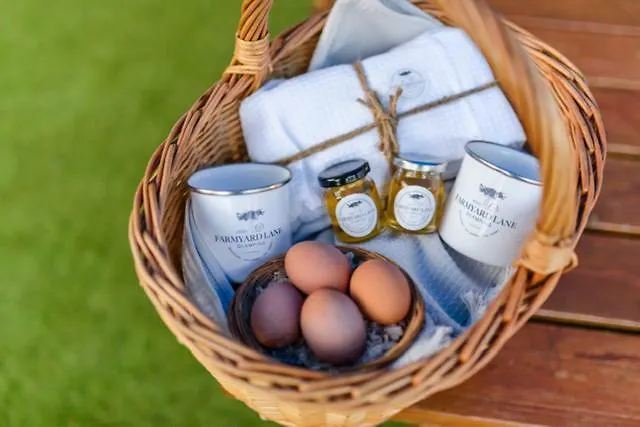 Farmyard Lane Glamping 基拉尼